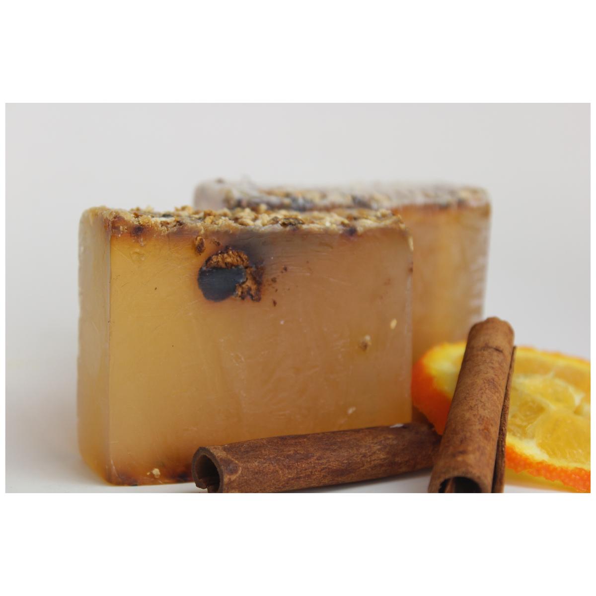 Sabonete natural de glicerina Planeta Huerto com canela e casca de laranja 100 g