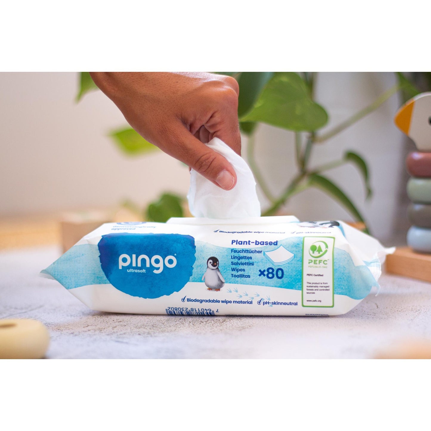 Embalagem com 4 toalhitas Pingo 100% biodegradáveis, 80 unidades