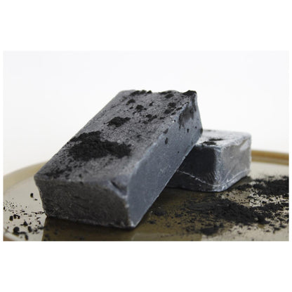 Sabonete natural à base de azeite e carvão ativado Planeta Huerto 100 g