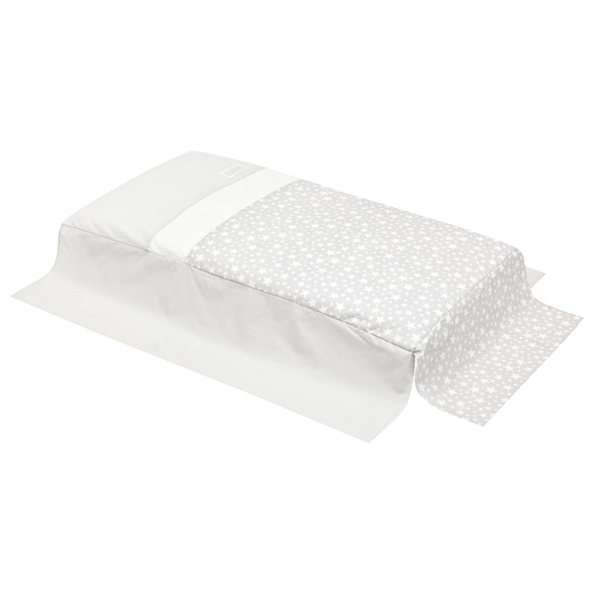 Edredão com estampado de estrelas e protetor de berço da Cambrass, 70x140 cm. Estrela Rosa
