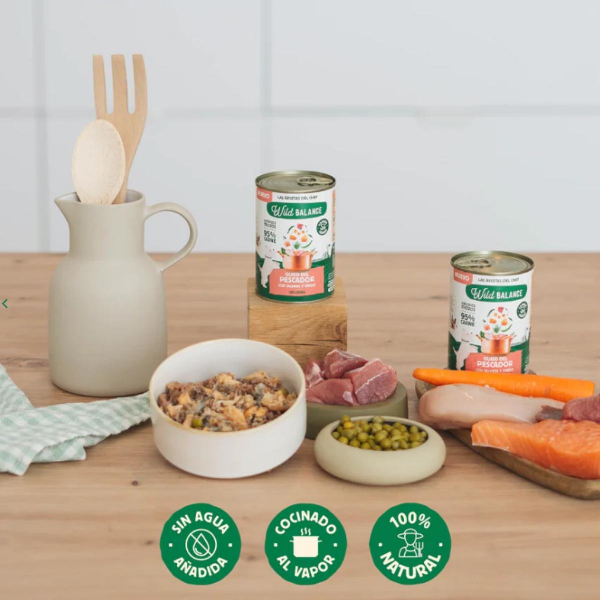Embalagem de 6 unidades de ensopado de salmão e porco Wild Balance Fisherman's para cães 400 g