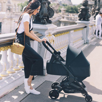 Kit Ergobaby Metro para recém-nascido preto (REFORMADO)