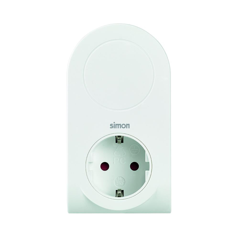 Adaptador com 3 pinos USB e um cabo roll-up + 1 porta USB A + 1 tomada 16A Simon